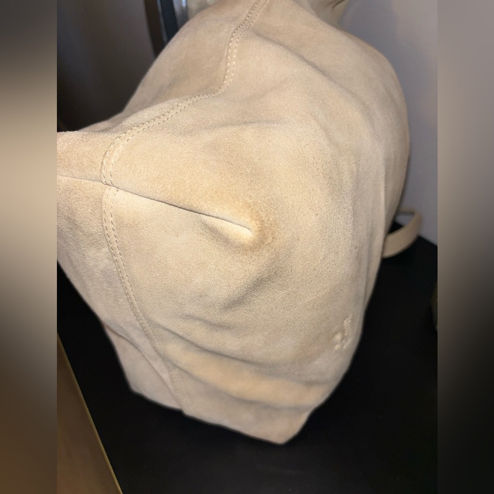 Elegant Cream Suede Tote Bag - Picture 7 of 10